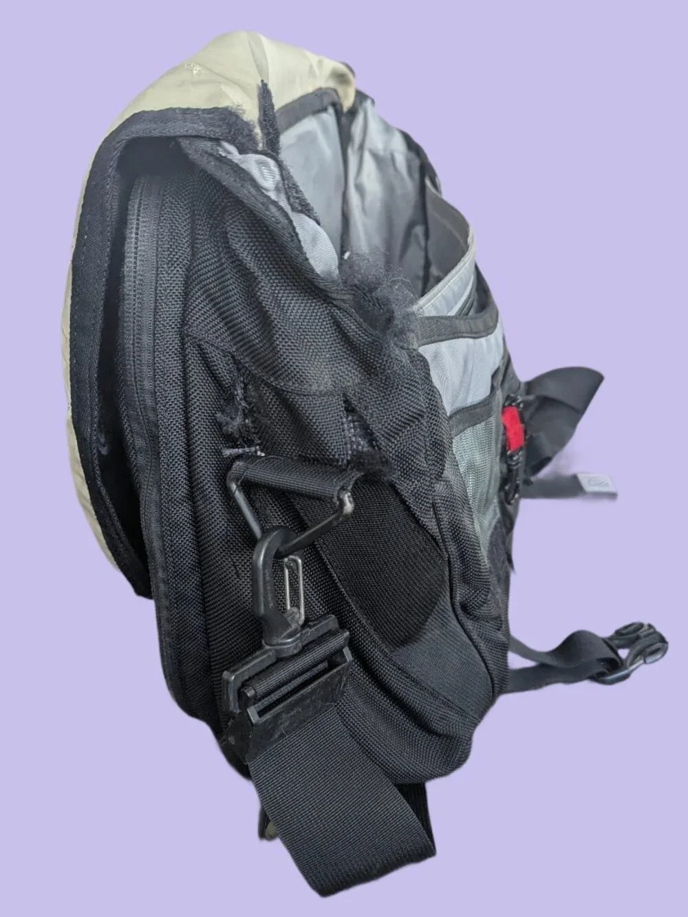Timbuk2 Nylon Messenger bag with Detachable Shoulder Strap